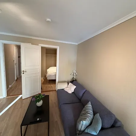 Cozy Near The Royal Palace Apartment *